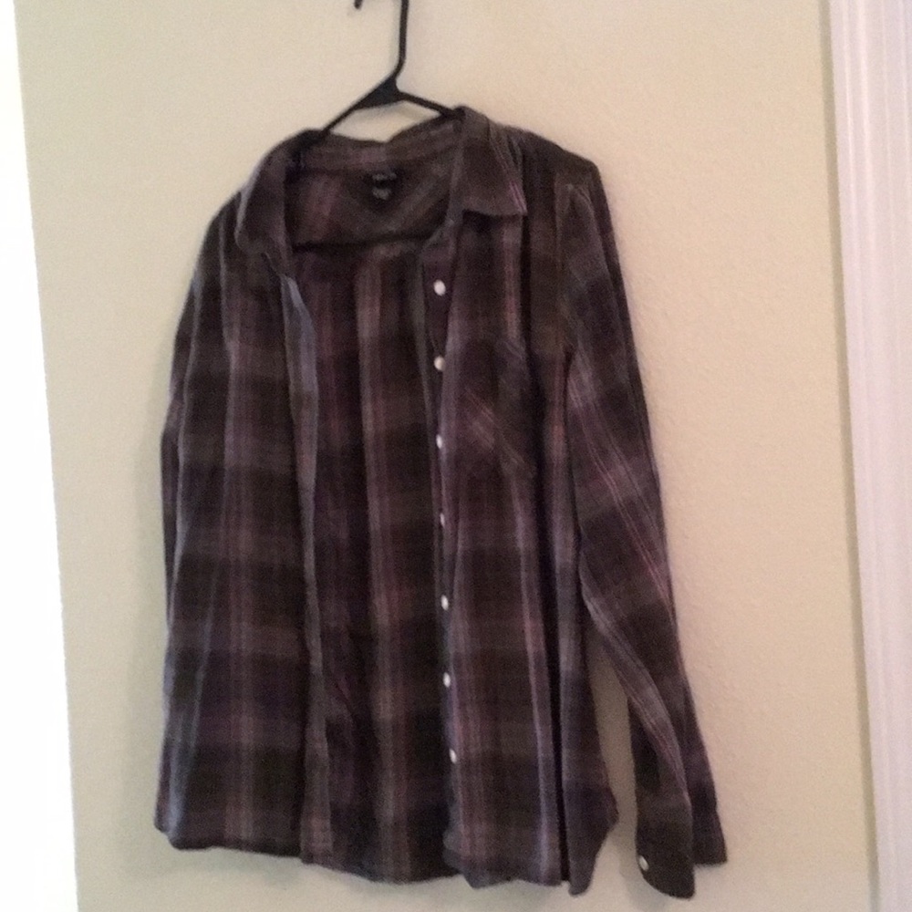 Long sleeve plaid